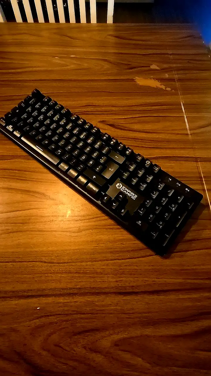 empire gaming tangentbord svart