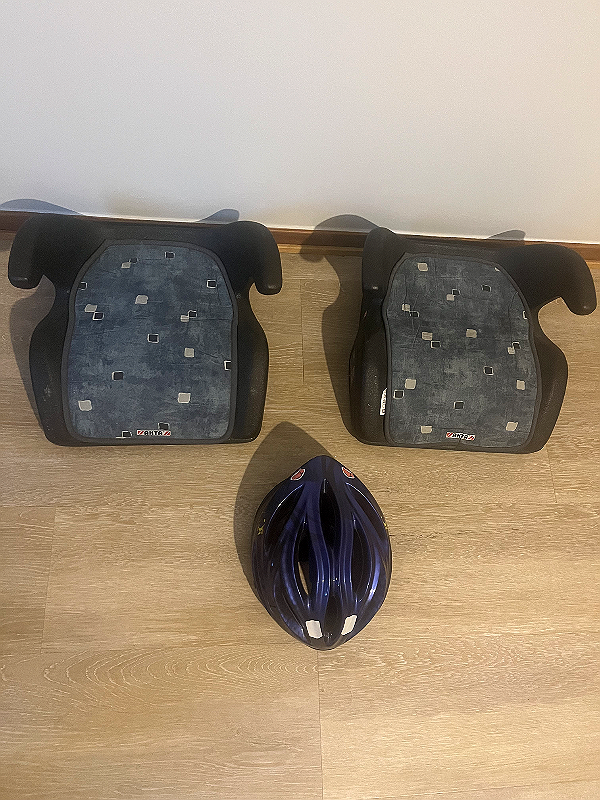 2 st Bältesstolar + cykelhjälm - Paket