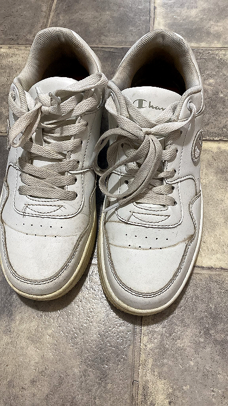 Champion RD18 Plat Chromo Low White/Silver – dam strl 38 – 150 kr