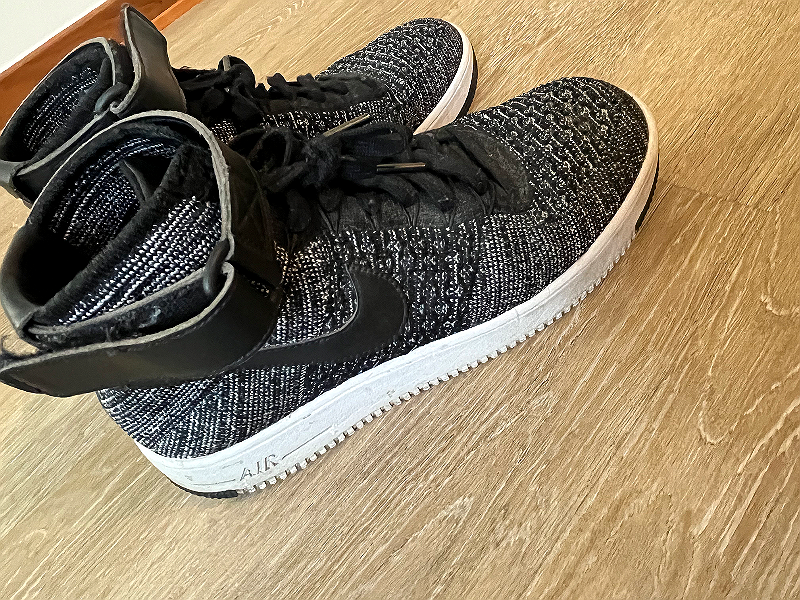 Nike Air Force 1 Ultra Flyknit Mid – strl 44 – 325 kr