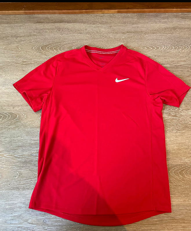 NIKE DRI-FIT TRÄNINGSTRÖJA HERR – RÖD – STORLEK L – 150 KR BVSA