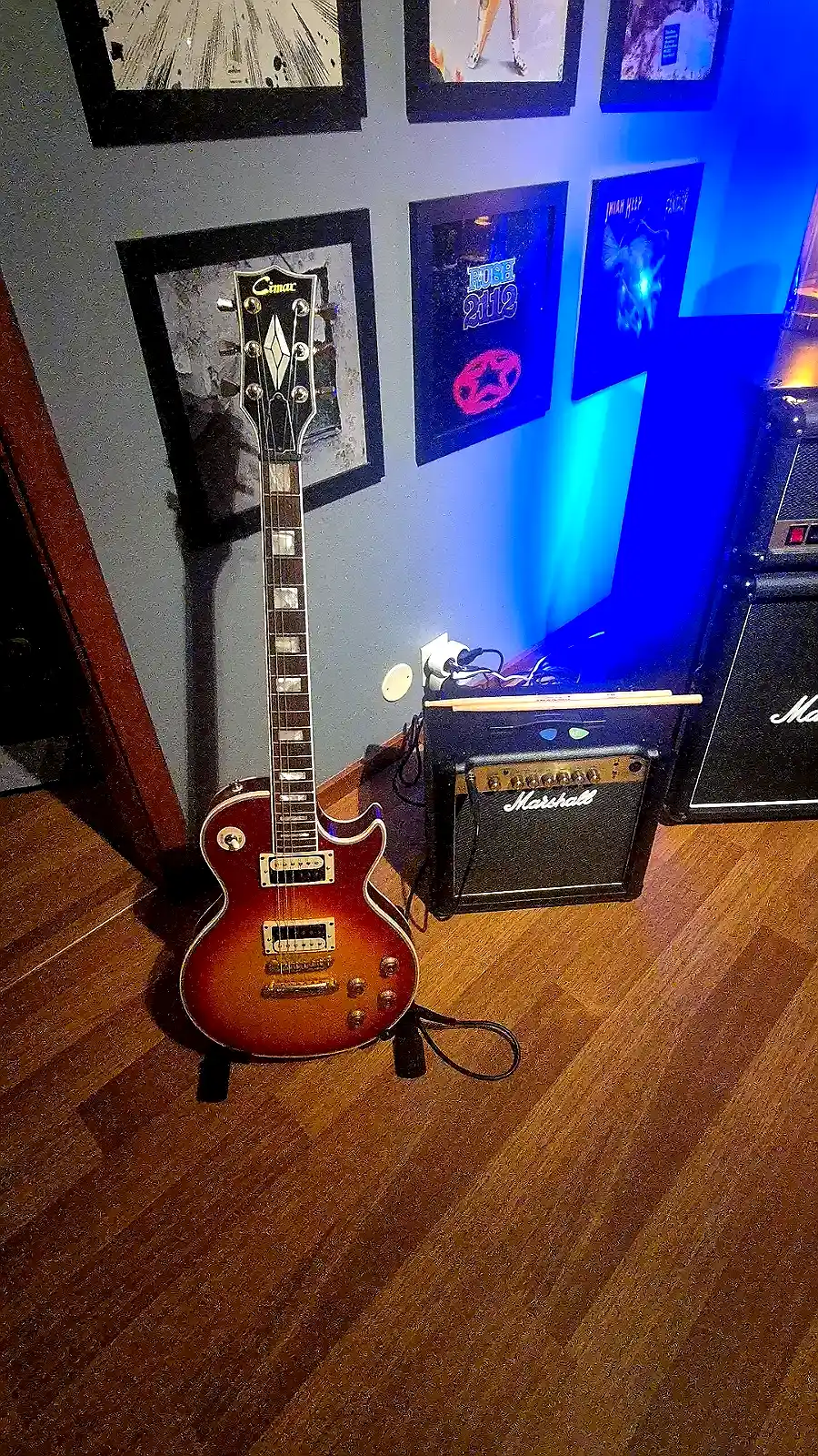 Paket: Cort CR250 elgitarr sunburst Les Paul-modell, Marshal