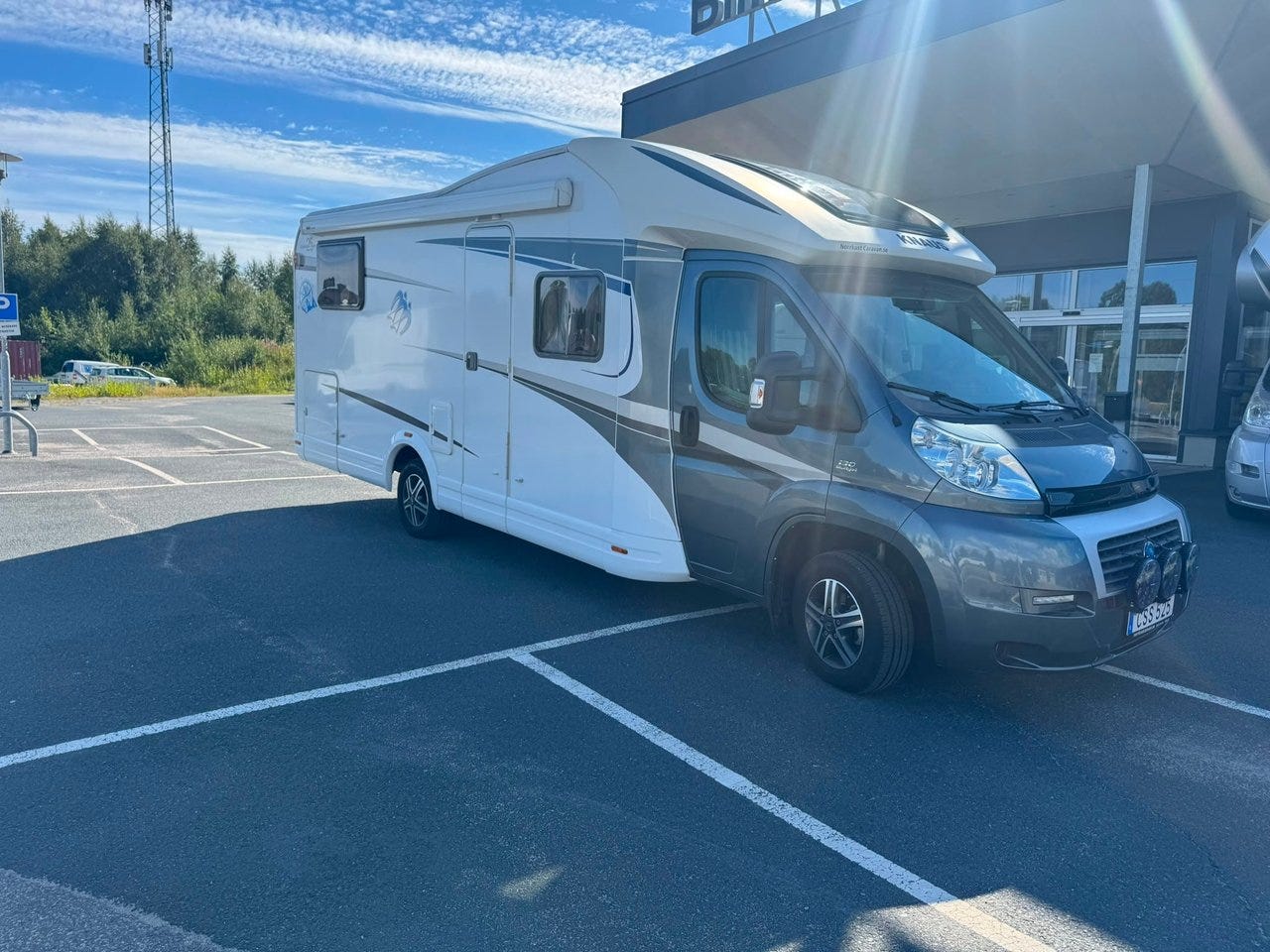 Knaus SKY WAVE 700 MEG Leverans i hela Sverige! 2014