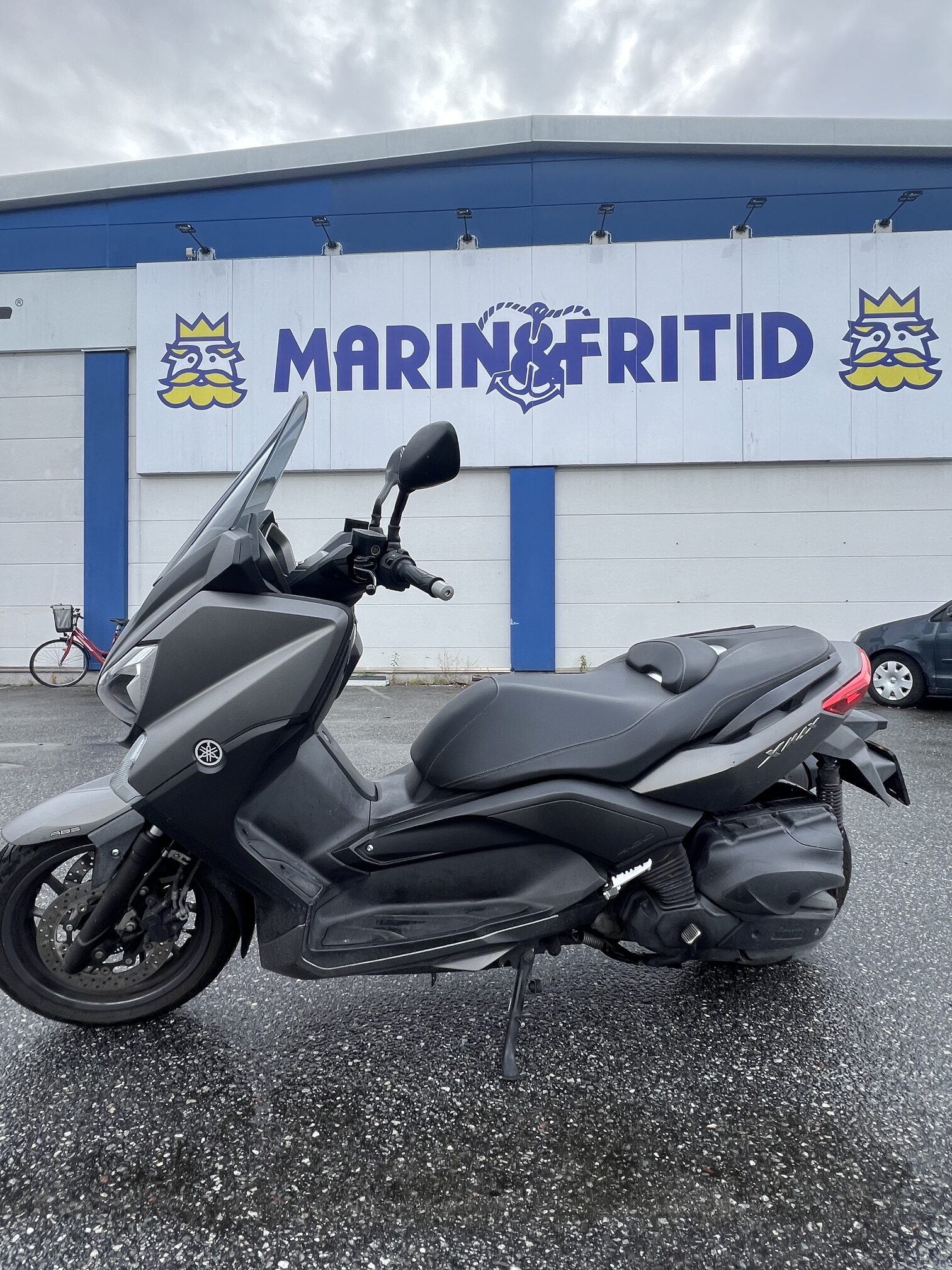 YAMAHA XMAX 400 -16