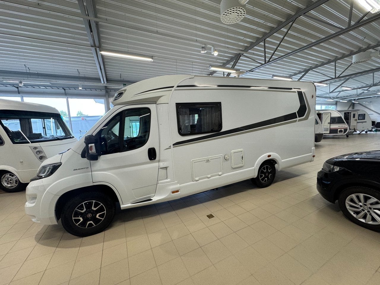 Weinsberg Cara Compact 600 MEG Långbäddar Leverans i hela Sverige 2014