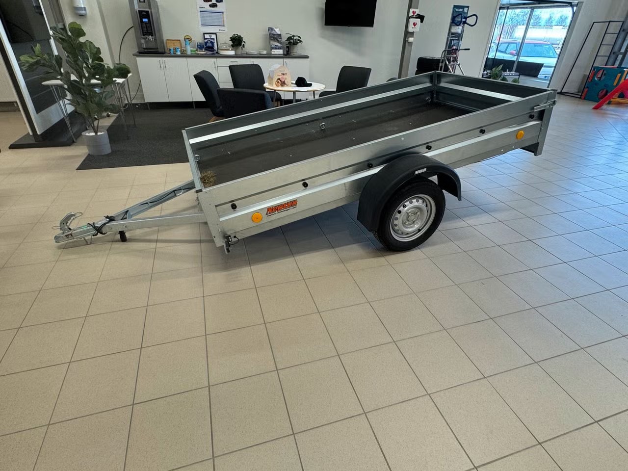Lätt släpvagn som ofta kan dras med B-körkort eller B96 beroende på dragbilens vikt.